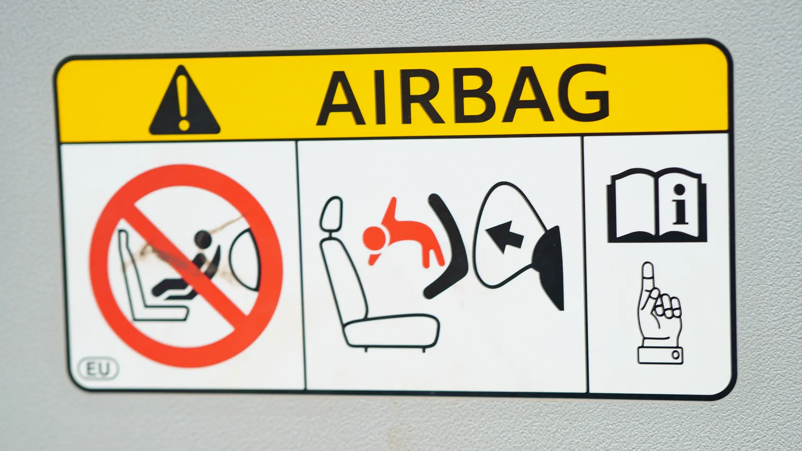 Airbagvarning i bil, relevant för barn i framsätet